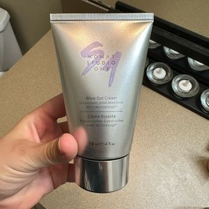 MONAT Blow out cream NTW
